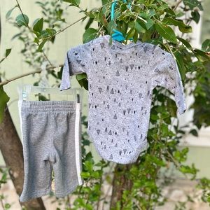 Beebee onesie with matching pants